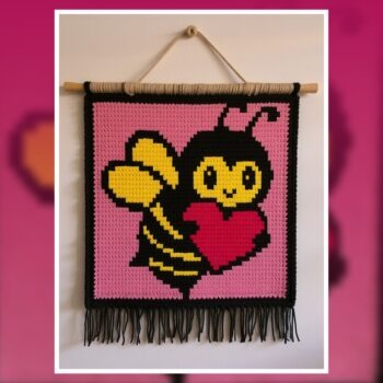 Cute Bee Holding Heart Tapestry Crochet Pattern 75x75 Stitches